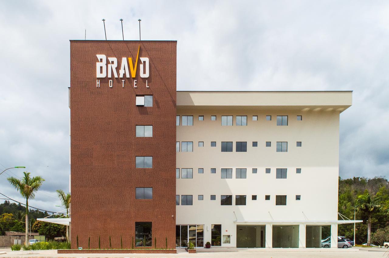 Bravo Hotel Joao Neiva Exterior foto